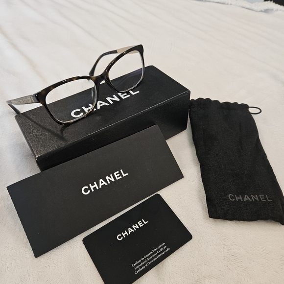Chanel Brown Tortoise Eyeglasses with Case - Picture 1 of 16